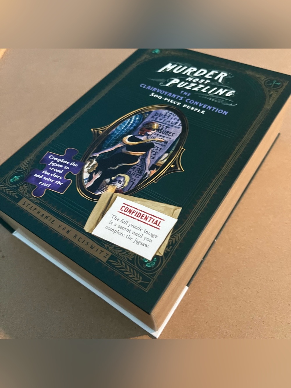 Murder Most Puzzling the Clairvoyant Convention 500 pc mystery puzzle